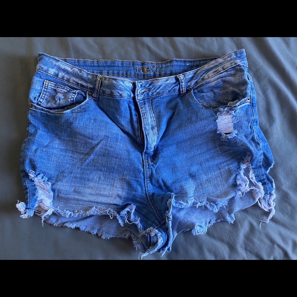 Denim ripped blue shorts